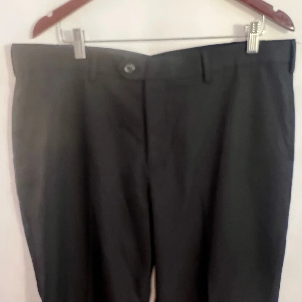 Izod Chino Dress Pants Mens 38 x 30 Wrinkle Flat Front Cuffed Pleat Black NWT